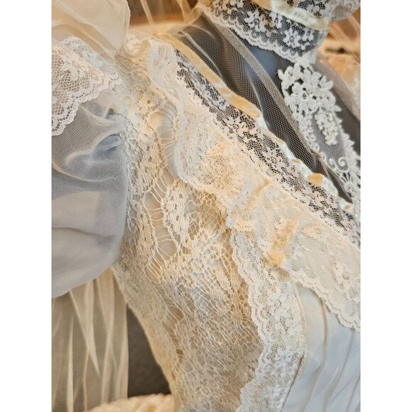 Vintage Ivory Victorian Wedding Gown/ Hat - Picture 9 of 13